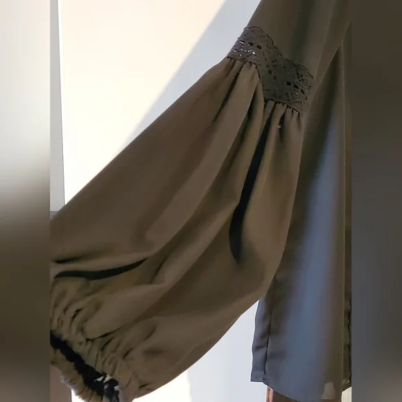 *2 for $8 deals* Women's Long Sleeve Lace Top - Picture 5 of 6